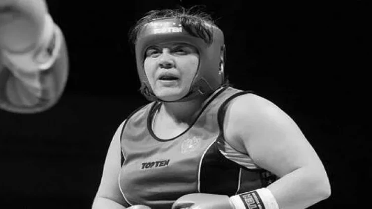 Üçqat dünya çempionu qəfil öldü - FOTO