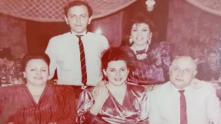 İllər əvvəlki FOTOlarını yayımladı