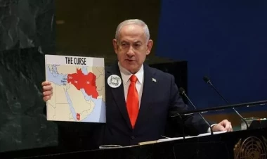 Netanyahunun yaxasındakı nişanın sirri açıldı