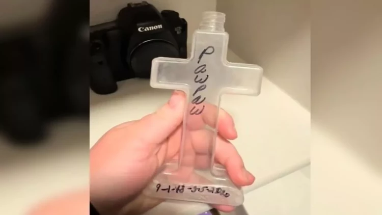 Ölü babalarının küllərini yedilər : 