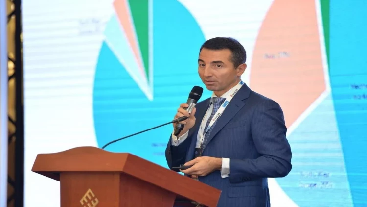 Həbsdə olan Əhmədzadə ailəsindən bunu istədi