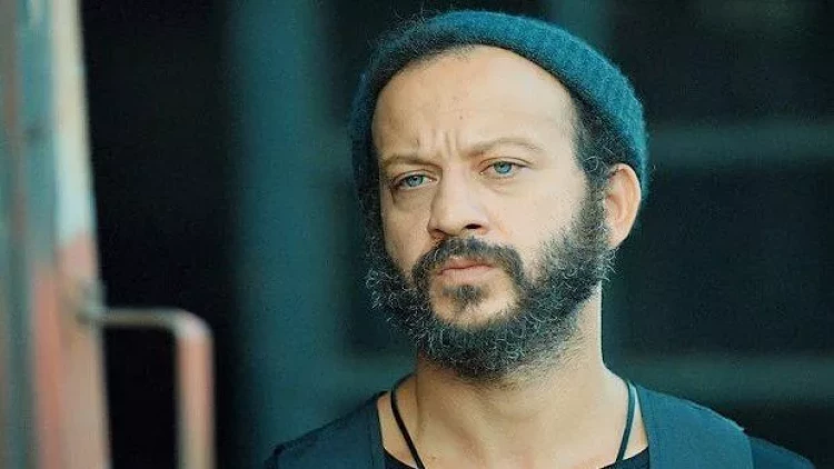 Özündən 11 yaş kiçik sevgilisi üzə çıxdı - FOTOlar