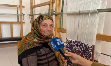 78 yaşlı tələbə: “Oxumağın yaşı yoxdur” - FOTOlar