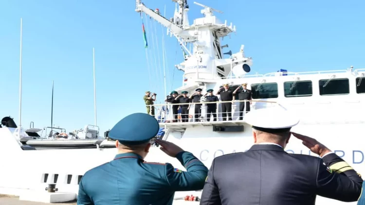 Rusiyanın sərhəd gəmisi Bakı limanında - FOTO