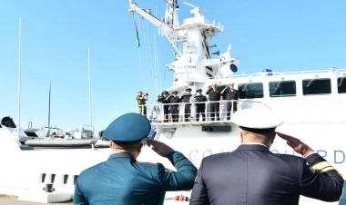 Rusiyanın sərhəd gəmisi Bakı limanında - FOTO