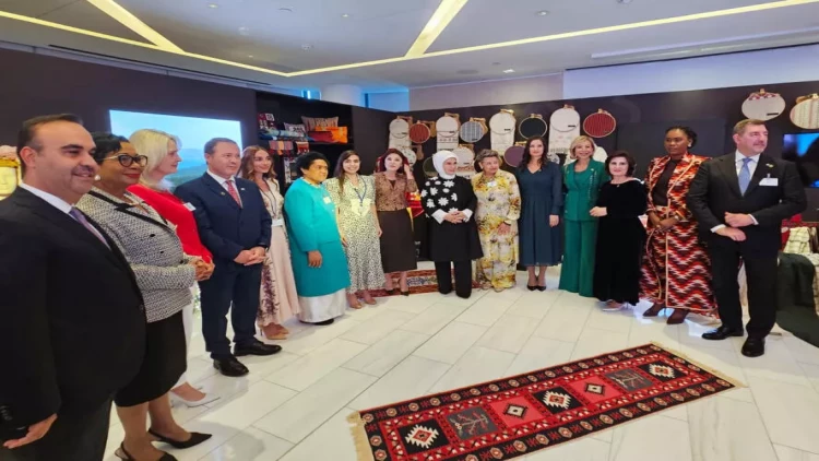 Leyla Əliyeva və Arzu Əliyeva Nyu-Yorkda sərgidə iştirak ediblər - FOTO