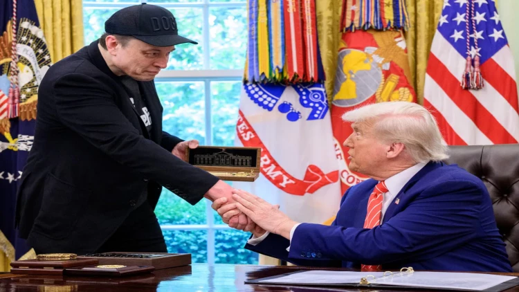 Tramp və Mask barışdılar - VİDEO