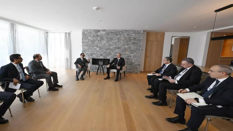 Prezident Davosda “DP World” şirkətlər qrupunun sədri və icraçı direktoru ilə görüşüb - VİDEO - FOTO