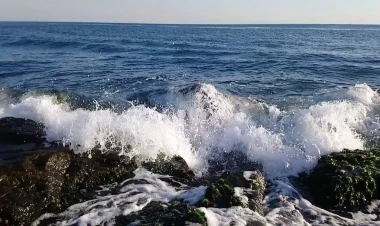 Güclü külək əsir - Dənizdə dalğanın hündürlüyü 4,2 metrə çatdı