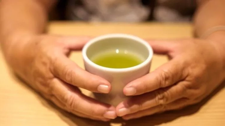 Qara, yaşıl və ya adaçayı deyil: Ən sağlam çay bu imiş