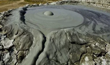 Bakıda bu vulkan 3 dəqiqədən bir püskürür - VİDEO