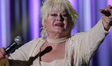 Türkiyəli müğənni infarkt keçirdi - Vəziyyəti ağırdır - FOTO