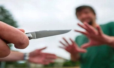 Qardaşını uşağının gözləri qarşısında öldürdü