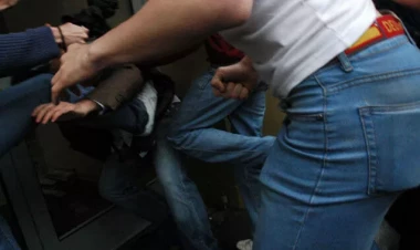 Lənkəranda gecə davası - sərxoş qazilər iki nəfəri döydü