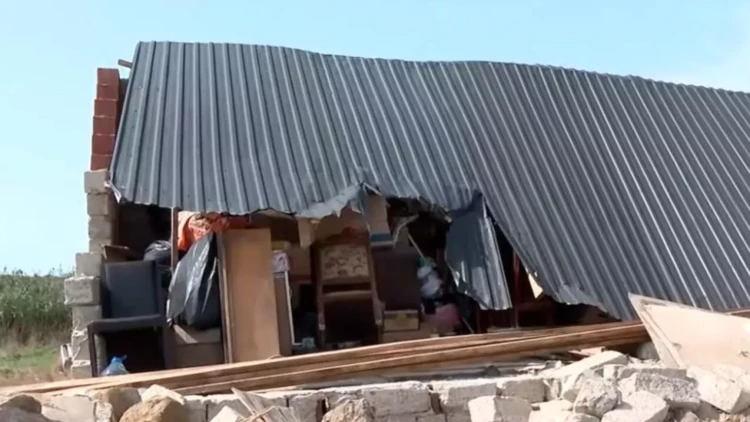 Sənədsiz evlər sakinlərə xəbərdarlıq edilmədən sökülüb? - VİDEO