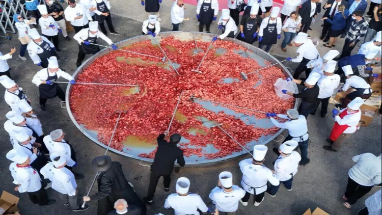 Türkiyədə hazırlanan bu yemək Ginnesin Rekordlar Kitabına düşdü - FOTO