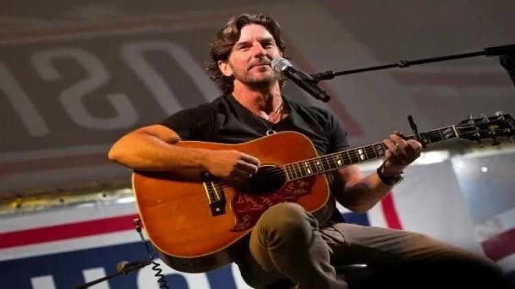 Amerikalı müğənni təyyarə qəzasında öldü - FOTO