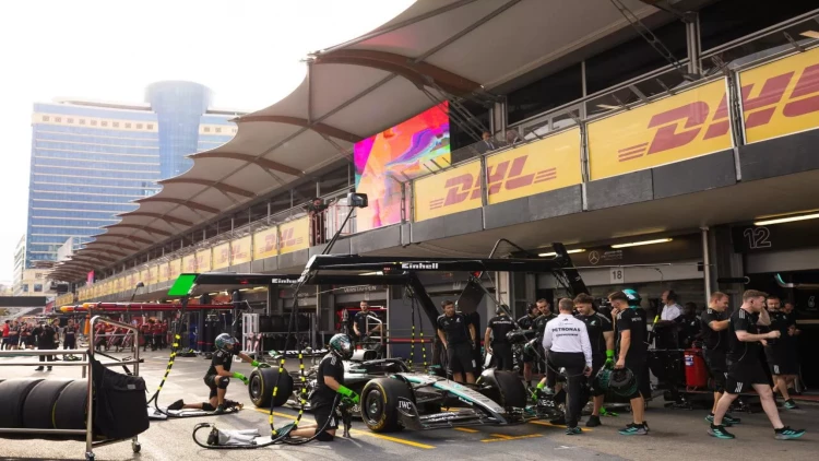 Formula 1 Qatar Airways Azərbaycan Qran Prisi 2025: Sürət həvəskarları Pit zolağı gəzintisində - FOTO