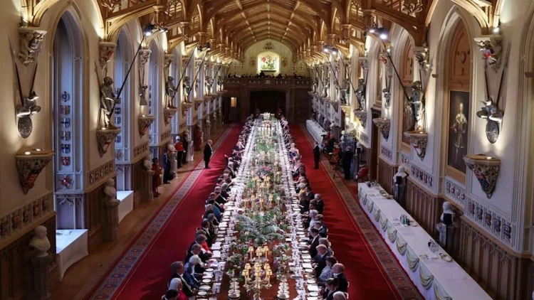 Trampın şərəfinə 47 metrlik süfrə: Menyuda nələr olub? - FOTO