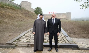 Azərbaycanın və Birləşmiş Ərəb Əmirliklərinin prezidentləri Şuşa qalasının önündə foto çəkdiriblər - VİDEO - FOTO