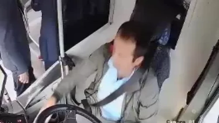 Bakıda daha bir sürücü sərnişin tərəfindən döyüldü - Yenilənib - VİDEO