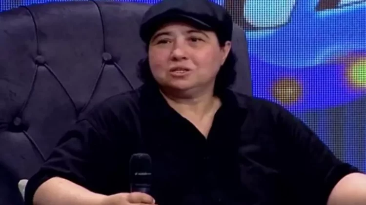 “Aygün Bəylər buna görə kişi paltarı geyinirdi”