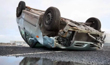 Bakıda ağır qəza: Avtomobil AŞDI - VİDEO