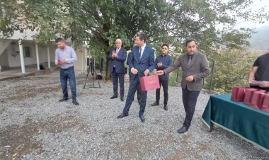 Xocalının Seyidbəyli kəndinə köçən ailələrə mənzillərin açarları təqdim olunub - FOTOlar