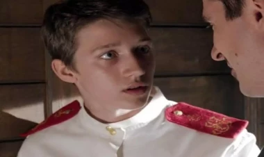 Anasını döyən aktyor 10 illik həbs oluna bilər