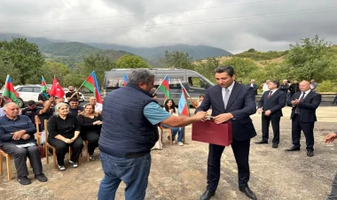 Hadrut qəsəbəsinə yola düşən ilk köç karvanı doğma yurda çatıb - YENİLƏNİB