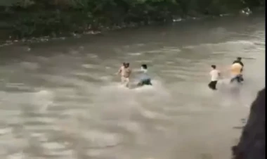 Nepalda etirazçılar maliyyə nazirini çayda döydü - VİDEO