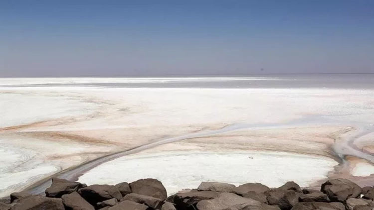 Urmiya gölü tamamilə quruyub