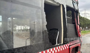 Daha bir yük maşını QƏZASI: avtobusla toqquşdu - yaralananlar var - FOTO