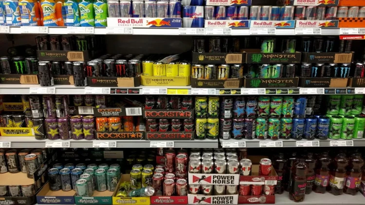 Dietoloq enerji içkiləri ilə bağlı acı həqiqəti açıqladı