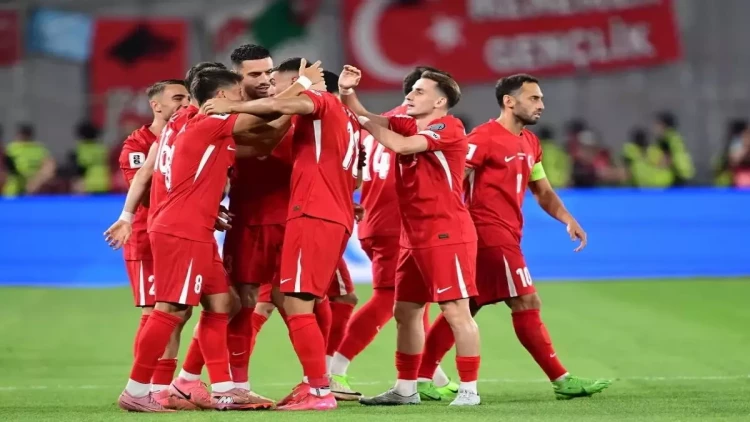 Türkiyə millisi 10 nəfərlə Gürcüstana qalib gəldi