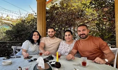 Rəşad Xalq artisti olan xalası və qızı ilə - FOTOlar