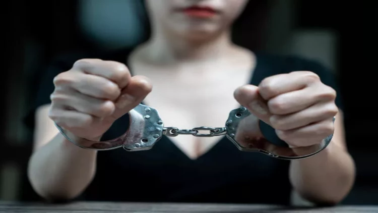 Bakıda külli miqdarda dələduzluq edən qadınlar TUTULDU