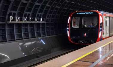 Moskva metrosunda sərnişinlərə hücum