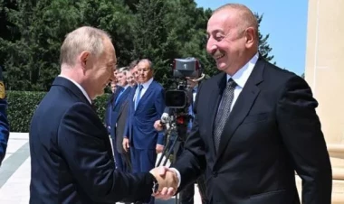 İlham Əliyevlə Putin Çində belə salamlaşdı - VİDEO