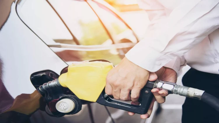 Rusiyada benzin qıtlığı yaranıb: Talonla satılır