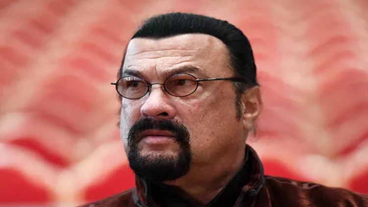 Aktyor Rusiyada 50 zavod tikəcək