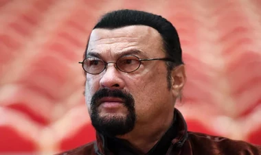 Aktyor Rusiyada 50 zavod tikəcək