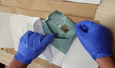 Bu ölkənin daxili işlər nazirinə içində 3 güllə olan məktub GÖNDƏRDİLƏR - FOTOlar