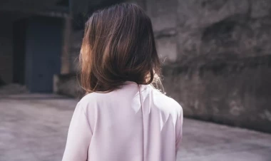 Zorakılığa məruz qalan 13 yaşlı qız nəzarətə götürüldü