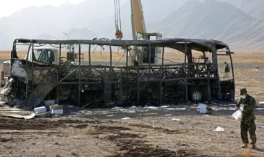 Əfqanıstanda avtobus aşdı - Xeyli sayda ölən var