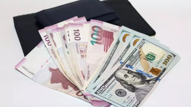 Manatını digər valyutalara dəyişdirmək istəyənlərin NƏZƏRİNƏ