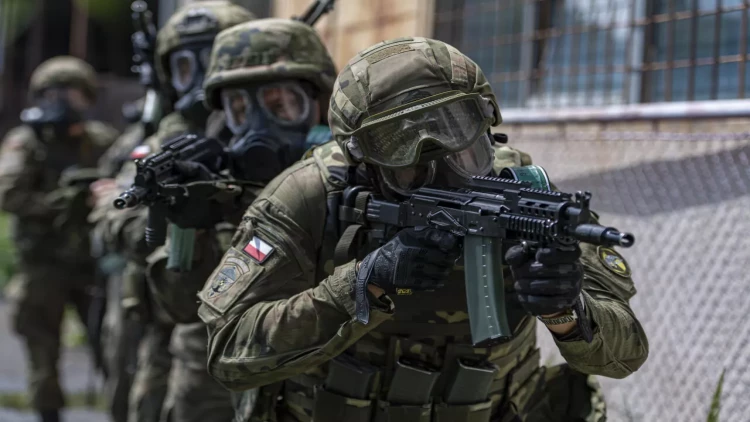 Bu ölkə hərbi xərcləri rekord səviyyəyə qədər artıracaq