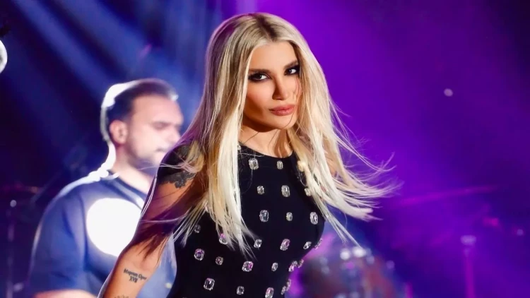 İrem Derici xəstəxanalıq oldu - acınacaqlı vəziyyətdədir - FOTO