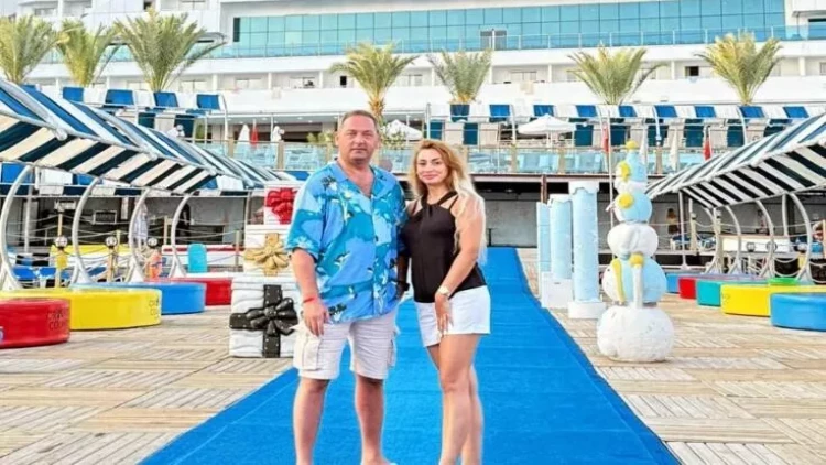 Əməkdar artist ilk dəfə xanımı ilə FOTOsunu yaydı