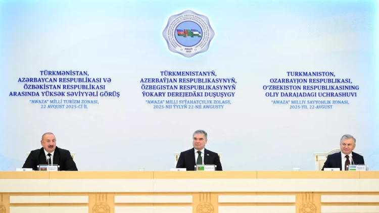 İlham Əliyev, Qurbanqulu Berdiməhəmmədov və Şavkat Mirziyoyev mətbuata birgə bəyanatla çıxış ediblər - VİDEO - FOTO
